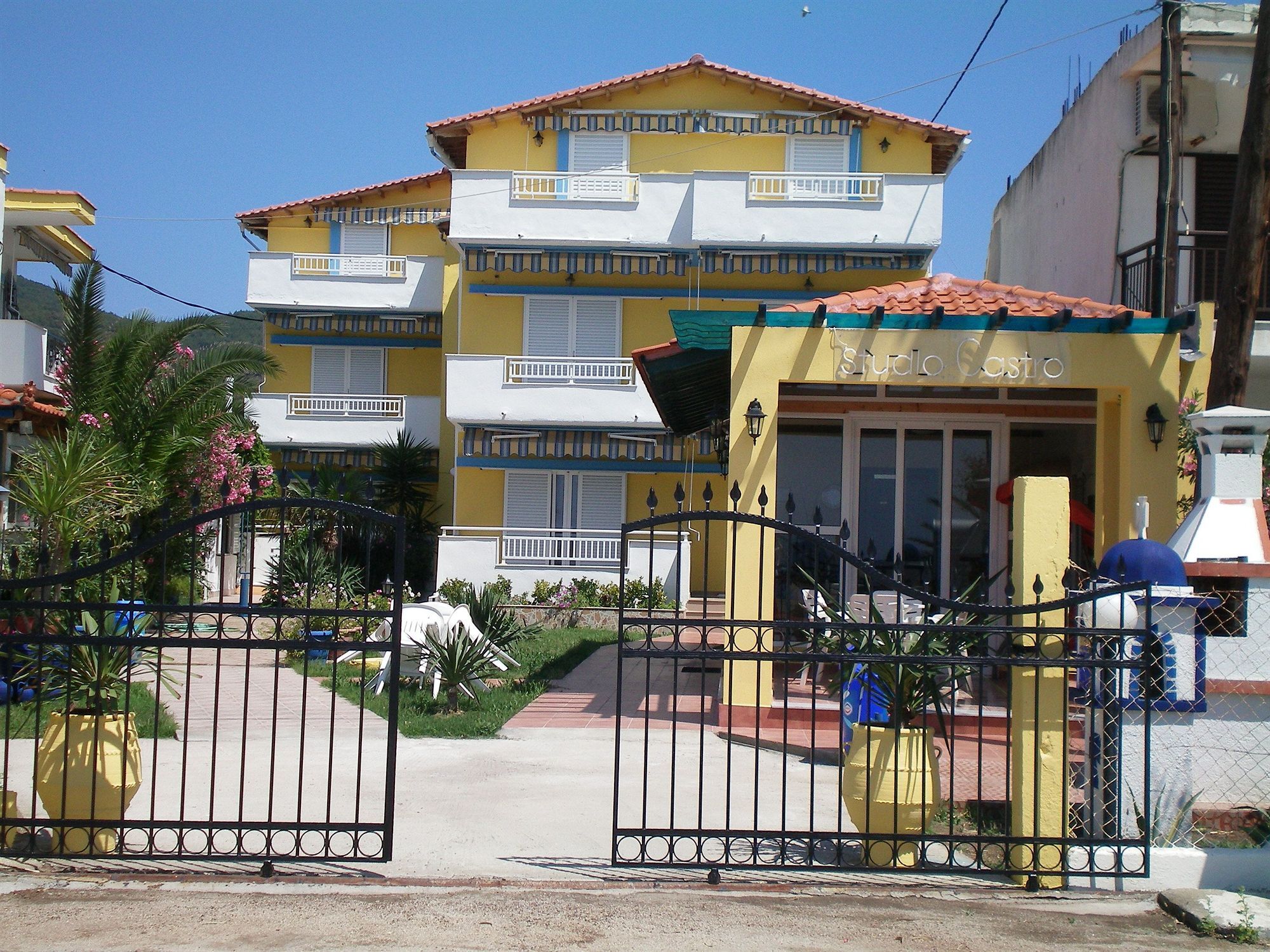 Studios Castro Toroni Buitenkant foto